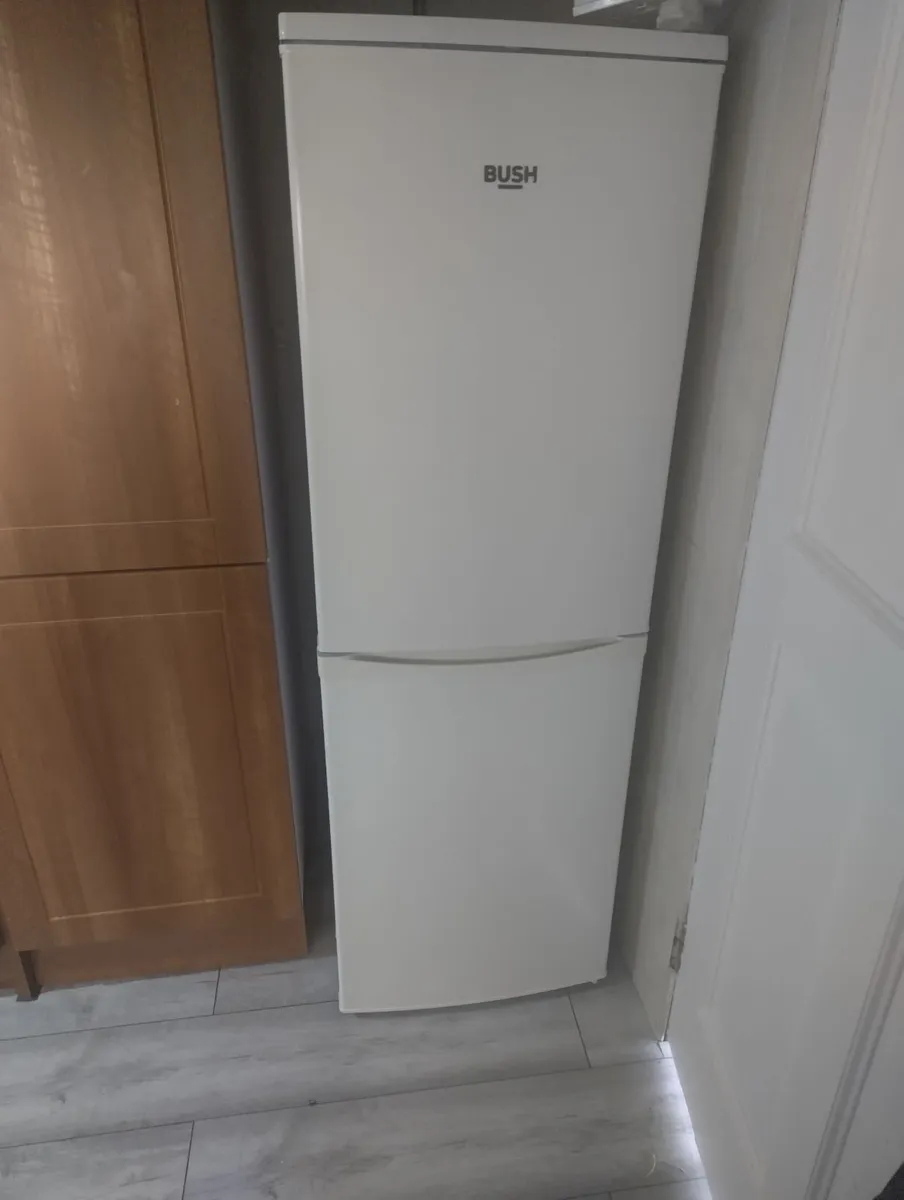 Excellent fridge / freezer - Image 1