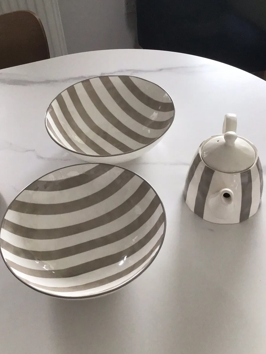 Paul Costello Bowls & Teapot - Image 1