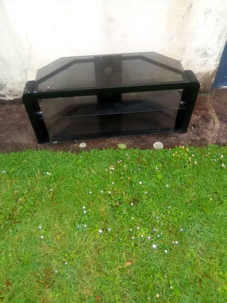 GLASS. TELEVISION.   TABLE.  UNIT. - Image 2