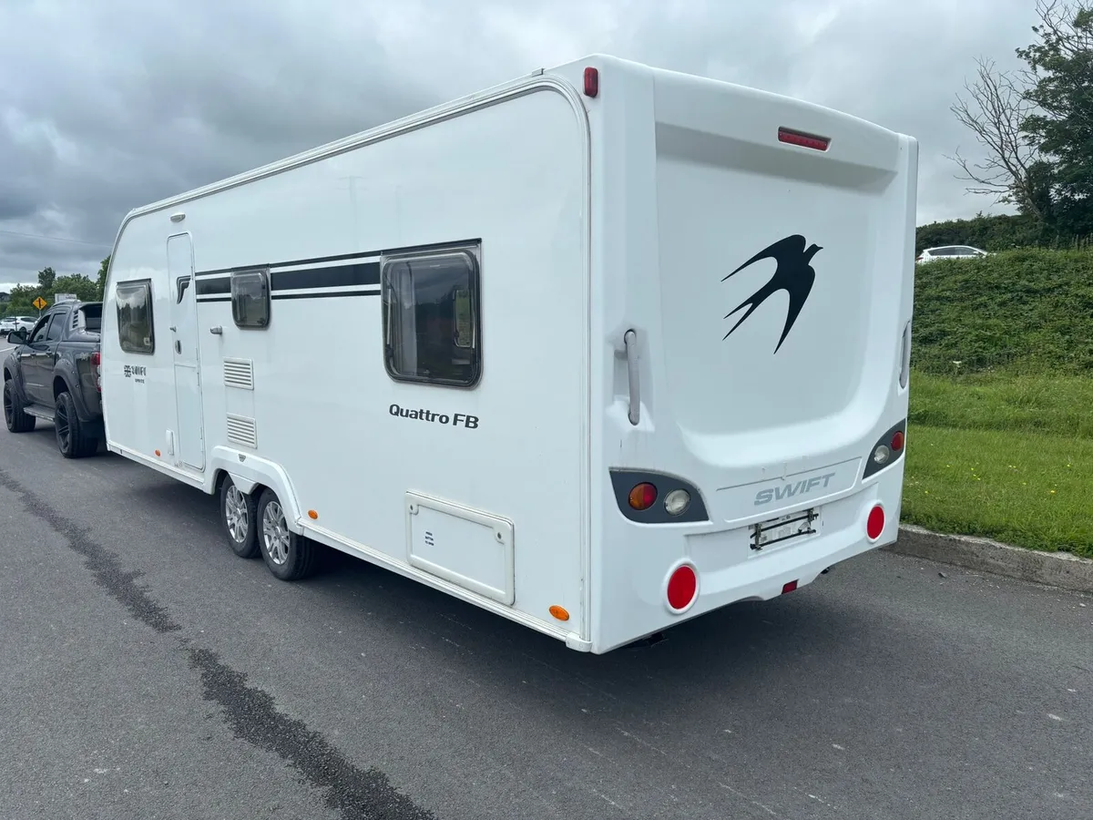 Swift sprite 6 berth caravan immaculate condition - Image 2
