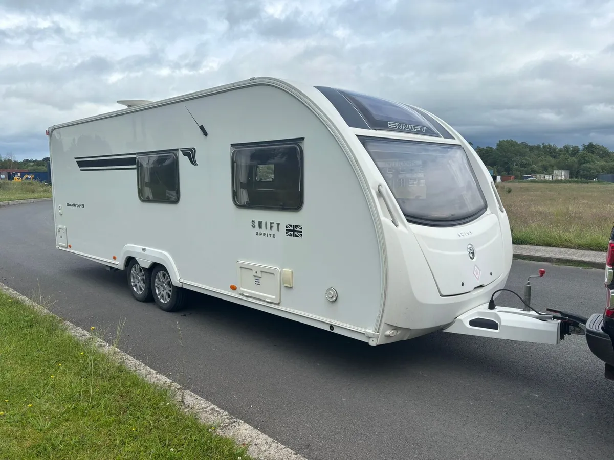 Swift sprite 6 berth caravan immaculate condition - Image 4