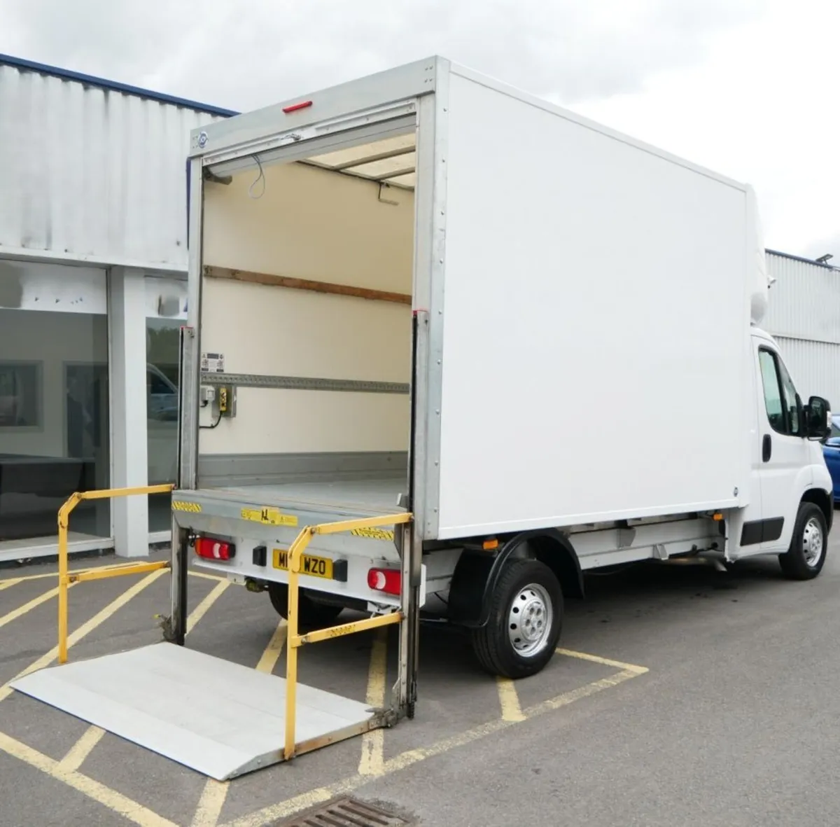 2021 Peugeot Boxer Luton Box Van - Image 2