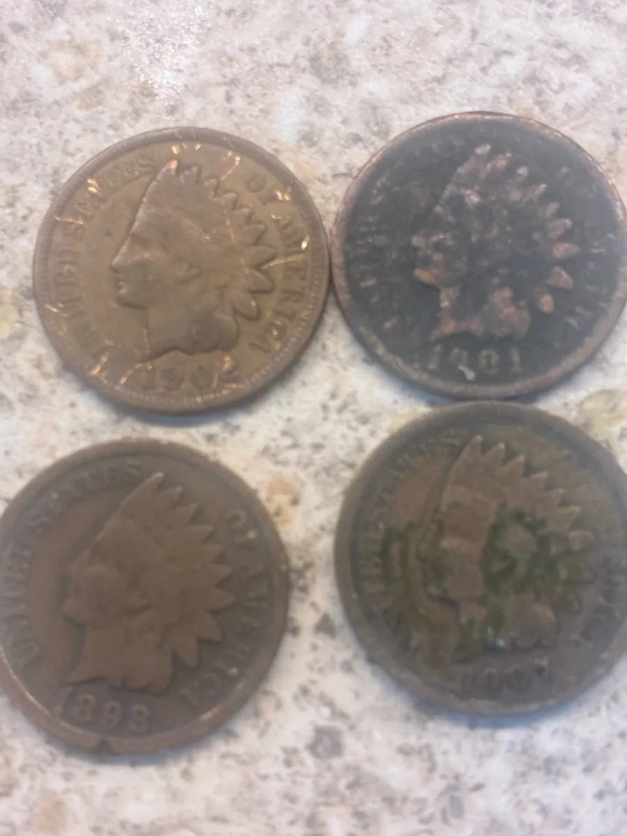 4 Indian head cents - Image 1