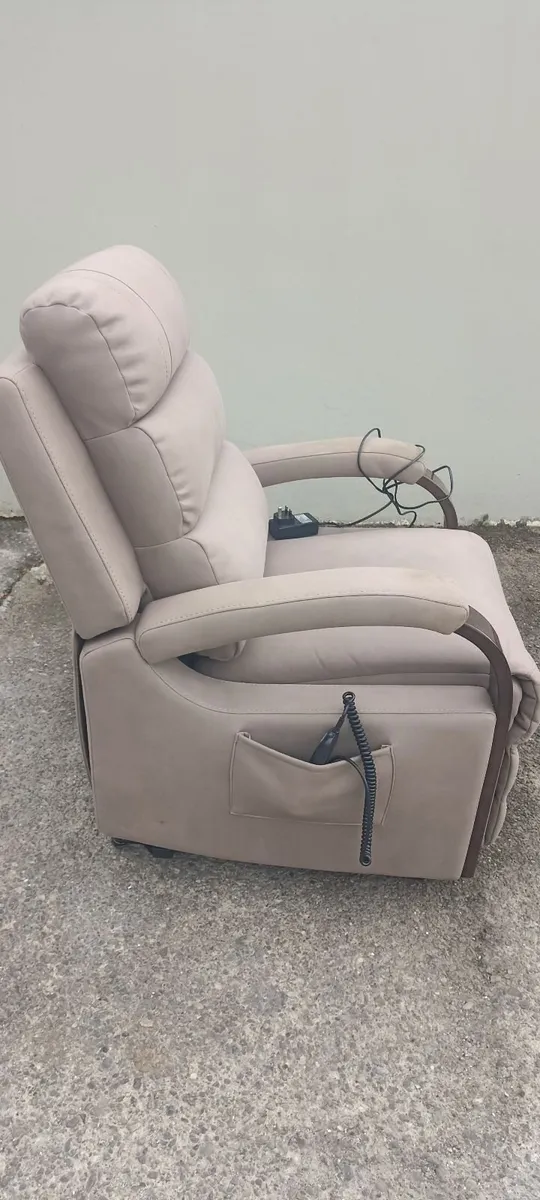 Electric Recliner Arm-chairs - Image 1