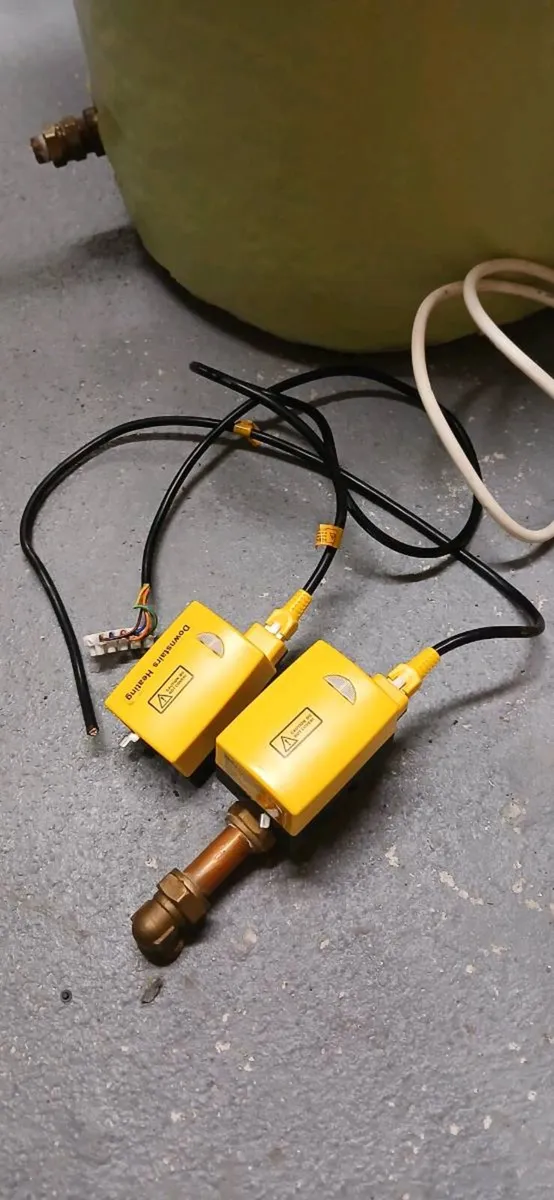 Heating controls and cylinder - Image 4