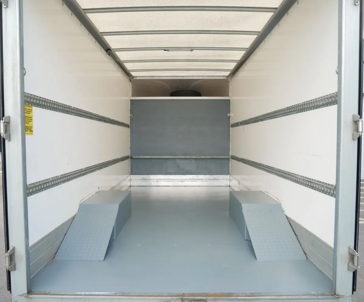 2021 Renault Master Luton Box Van - Image 3