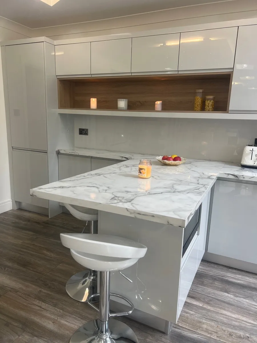 Kitchen fitting - Image 1