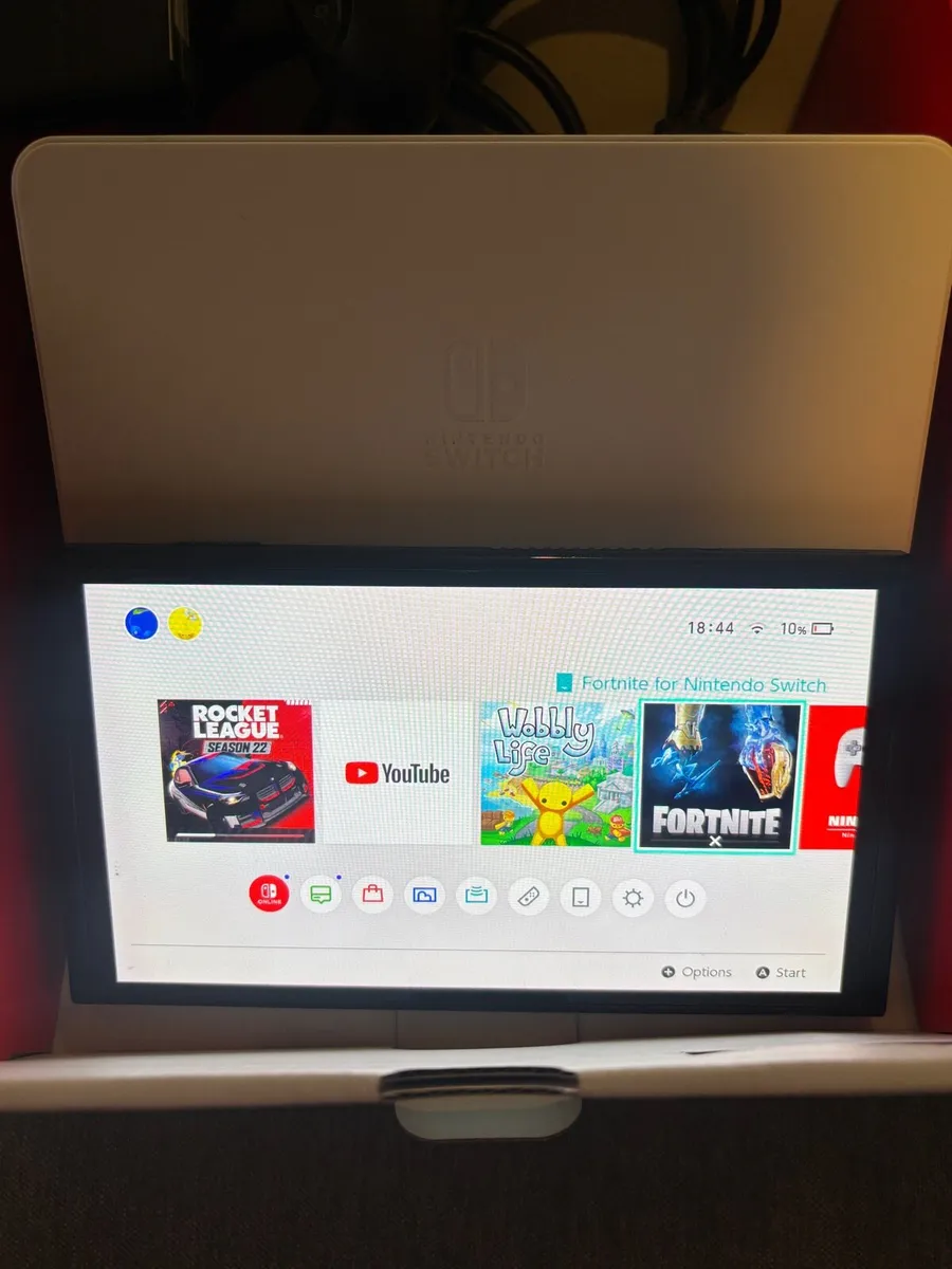 Nintendo Switch OLED with box - Image 3