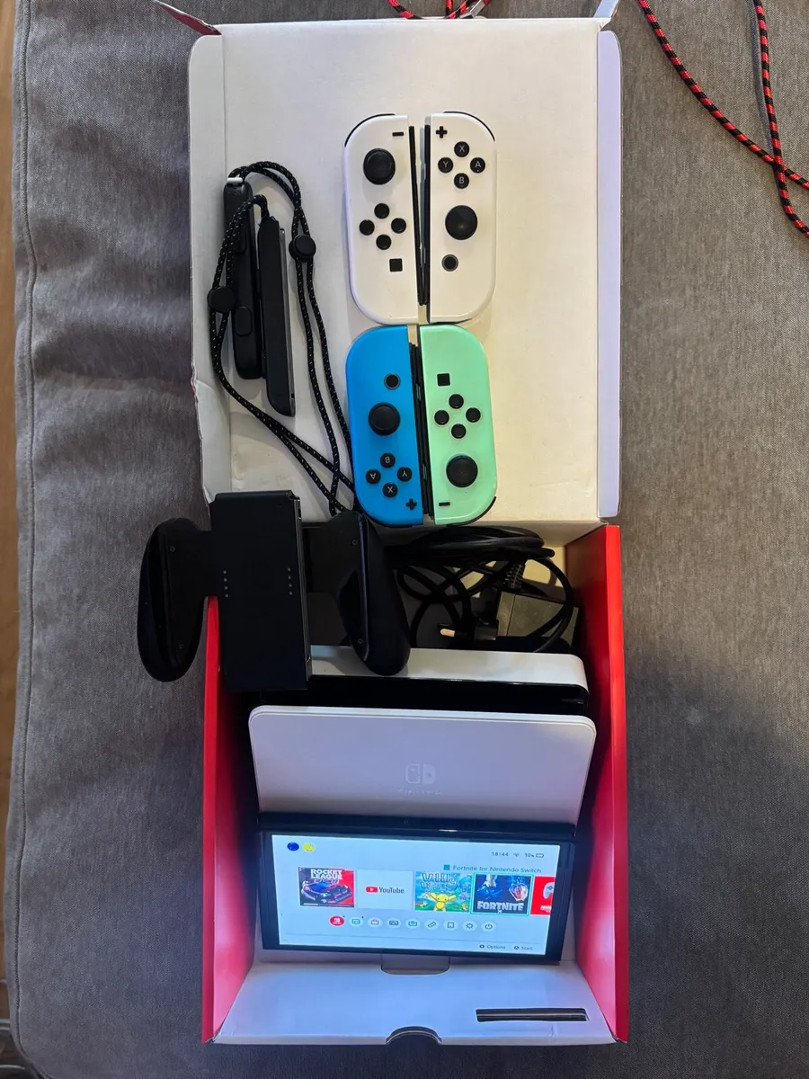 Nintendo Switch OLED with box - Image 2