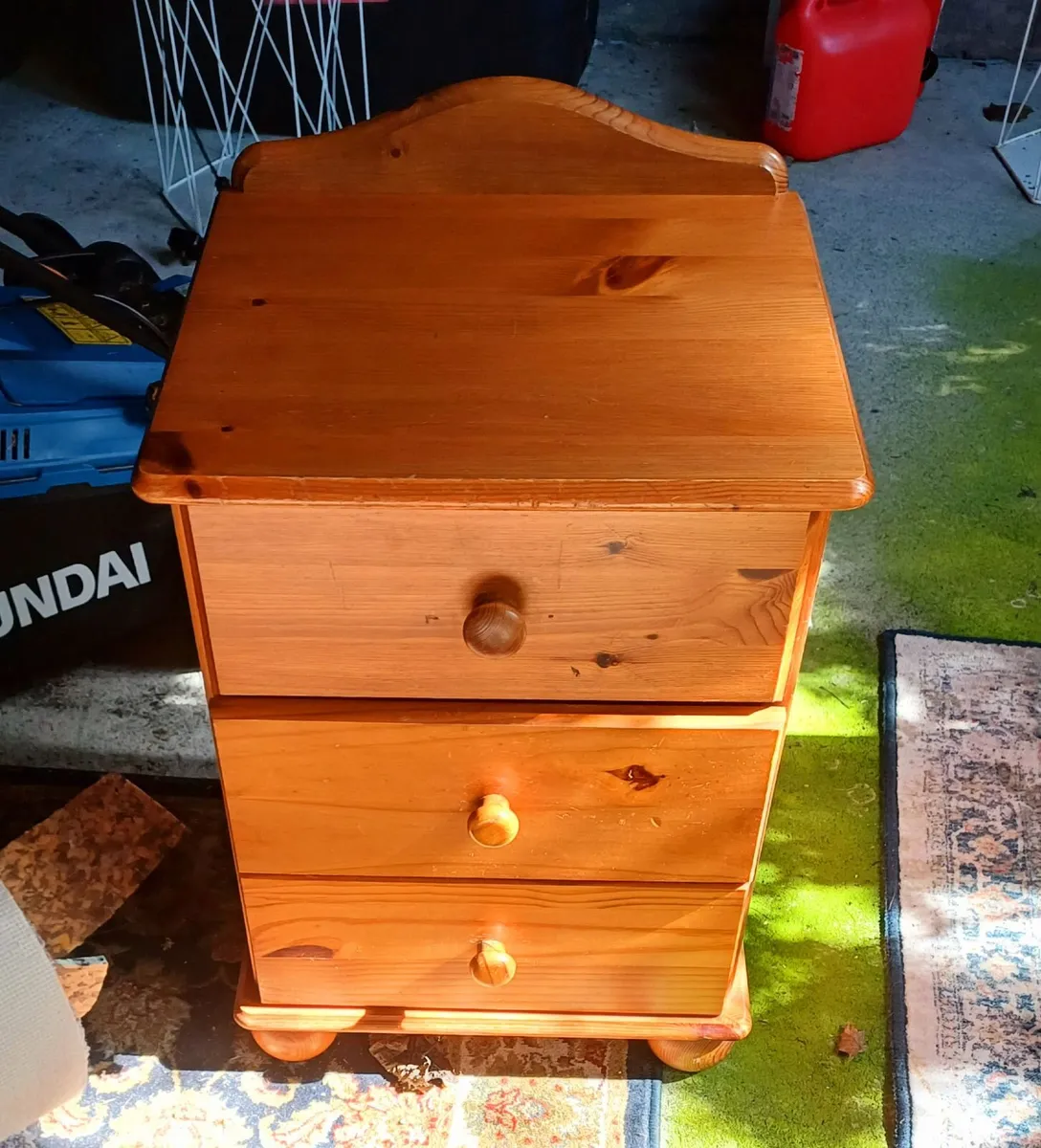 Pine bedroom chest of drawers - Image 1