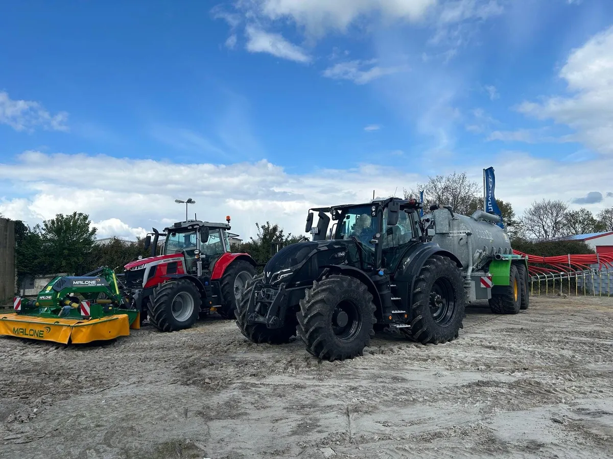Valtra Q305 – 2024, 800 hrs, Full Spec, Immaculate - Image 1