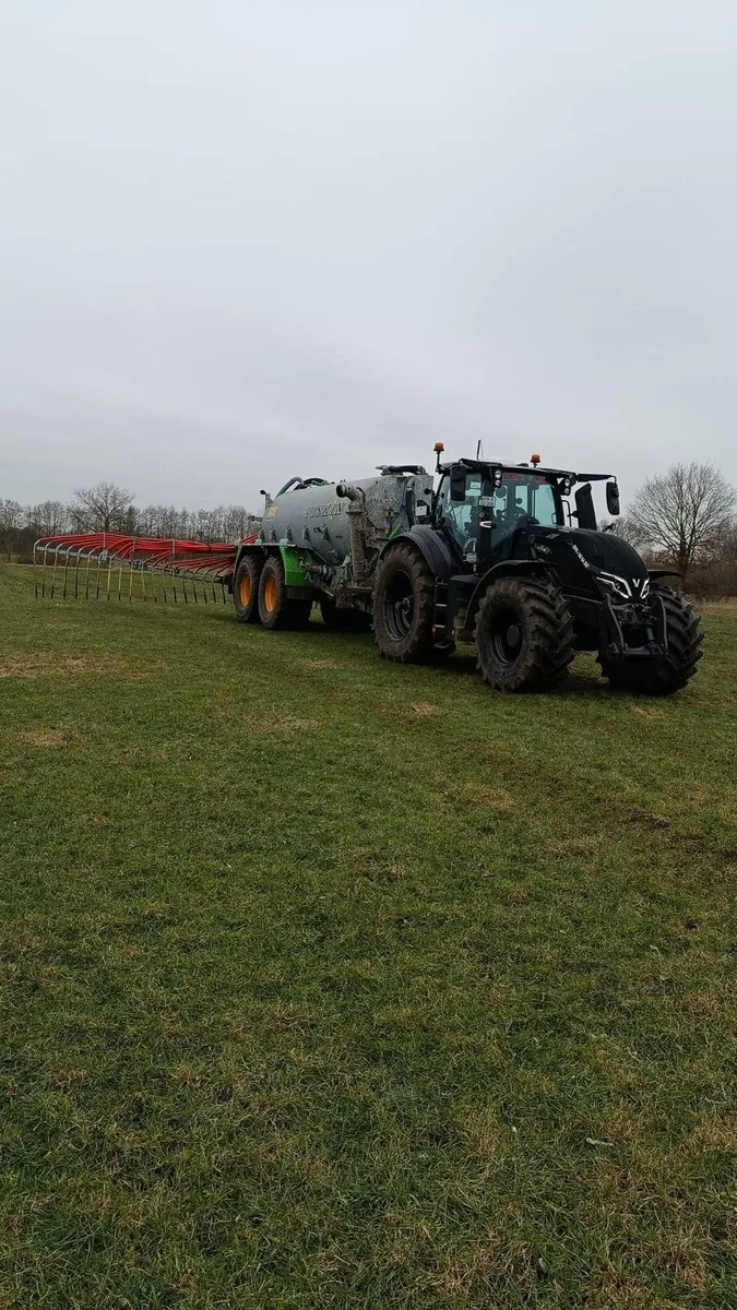 Valtra Q305 – 2024, 800 hrs, Full Spec, Immaculate - Image 3