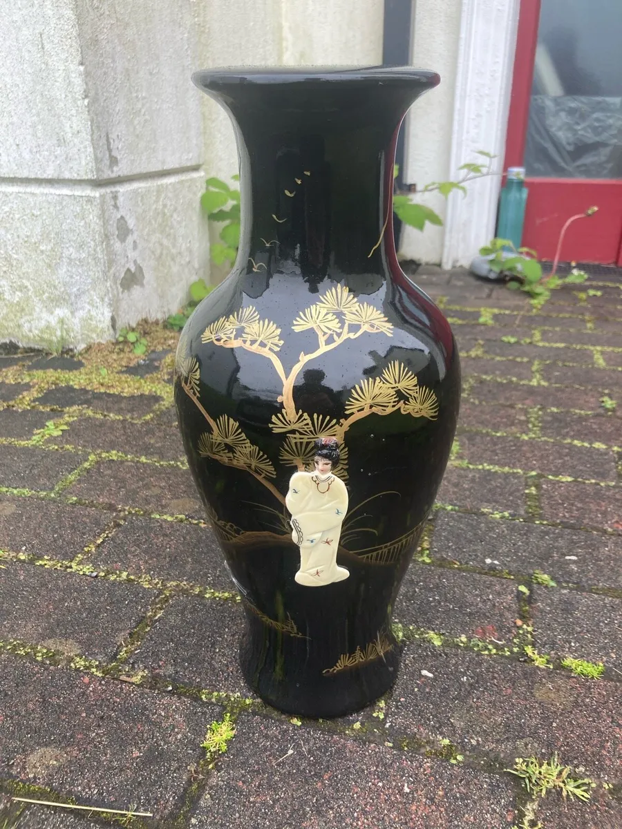 Chinese mother of pearl stand free postage - Image 1