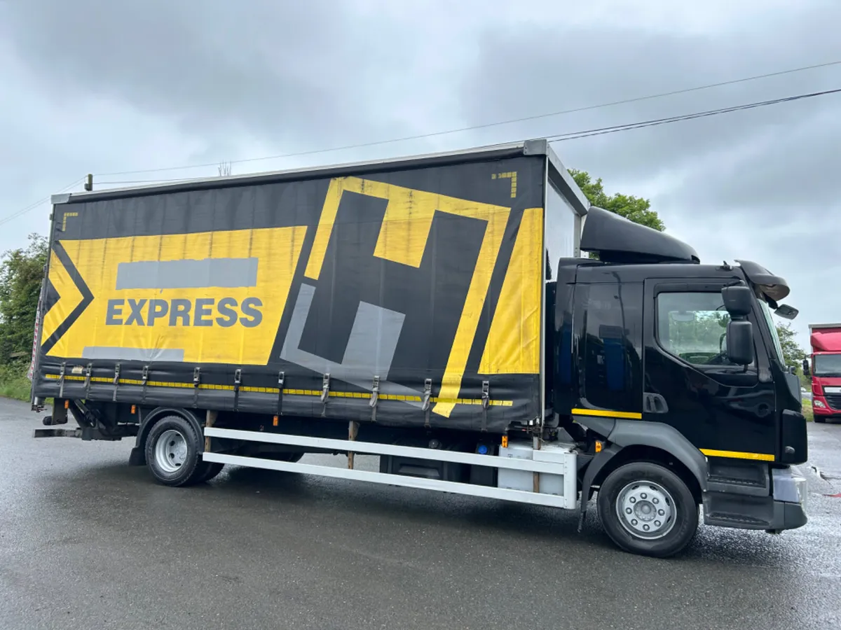 2018 Volvo fl240 16 ton on air Curtainsider lift - Image 4