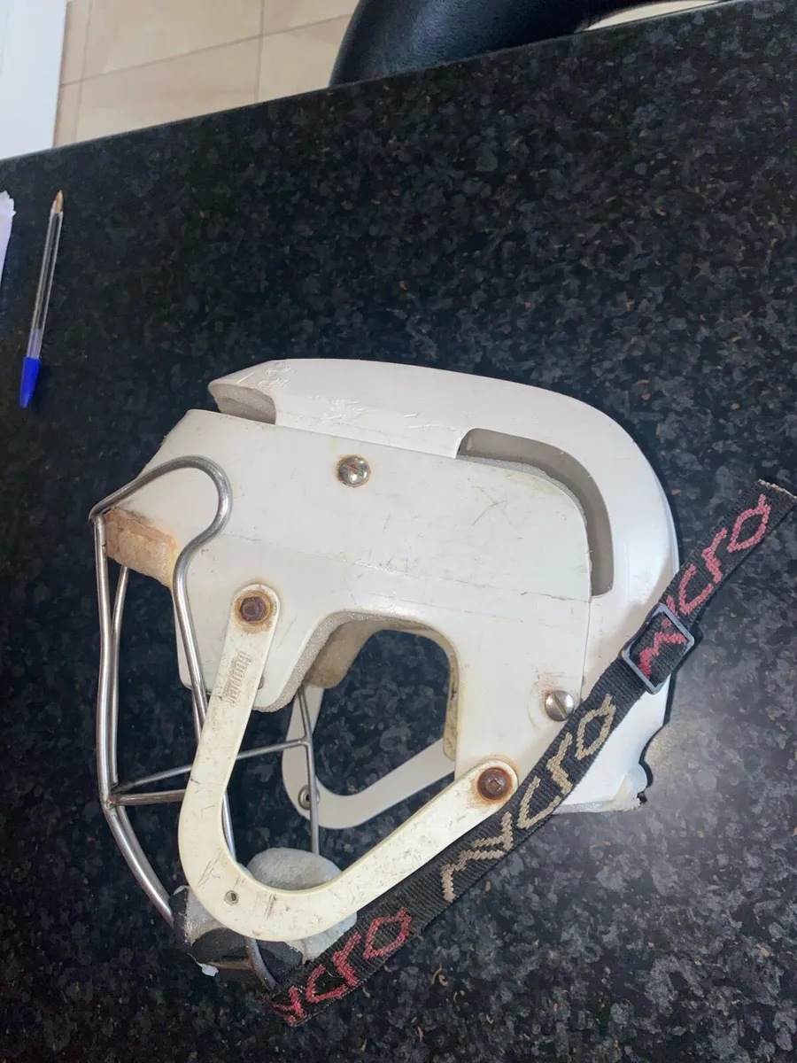 Oldstyle hurling helmets - Image 3