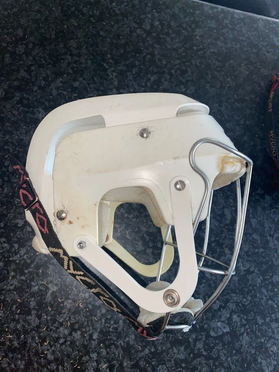 Oldstyle hurling helmets - Image 4