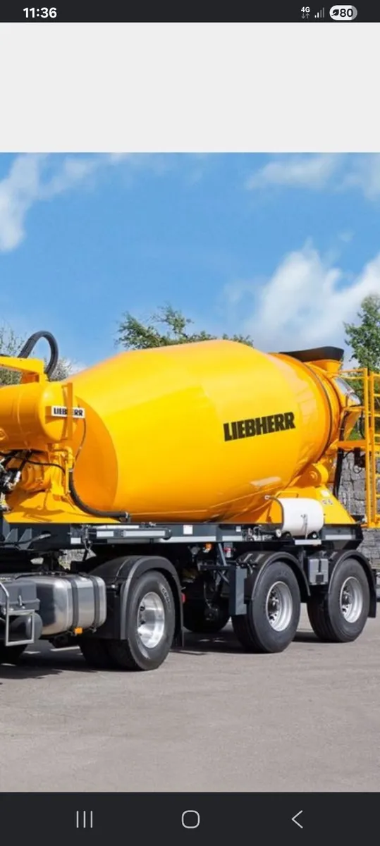 Artic mixer trailer