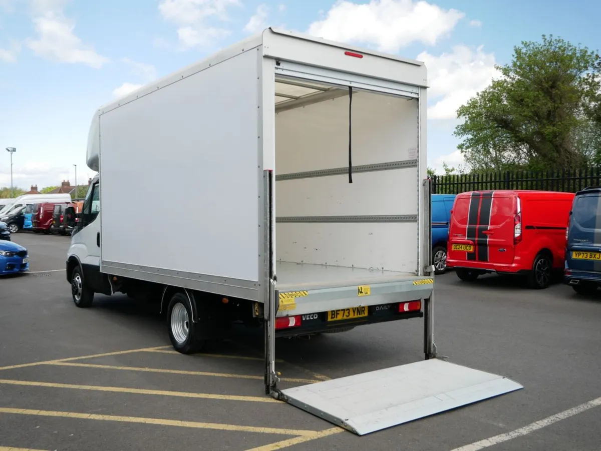 2023 Iveco Daily Luton Box Van - Image 2