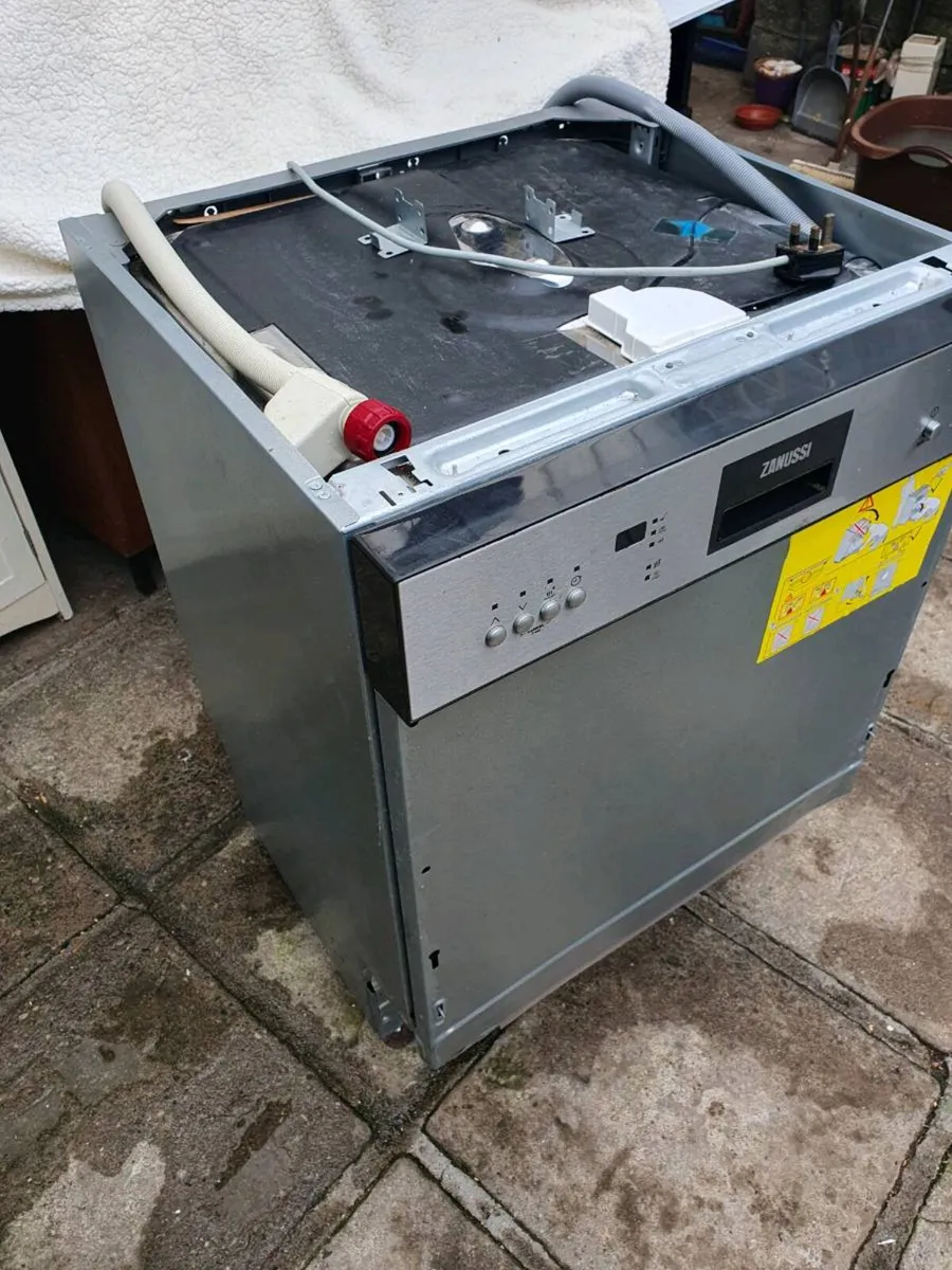 Zanussi intergrated dishwasher - Image 2