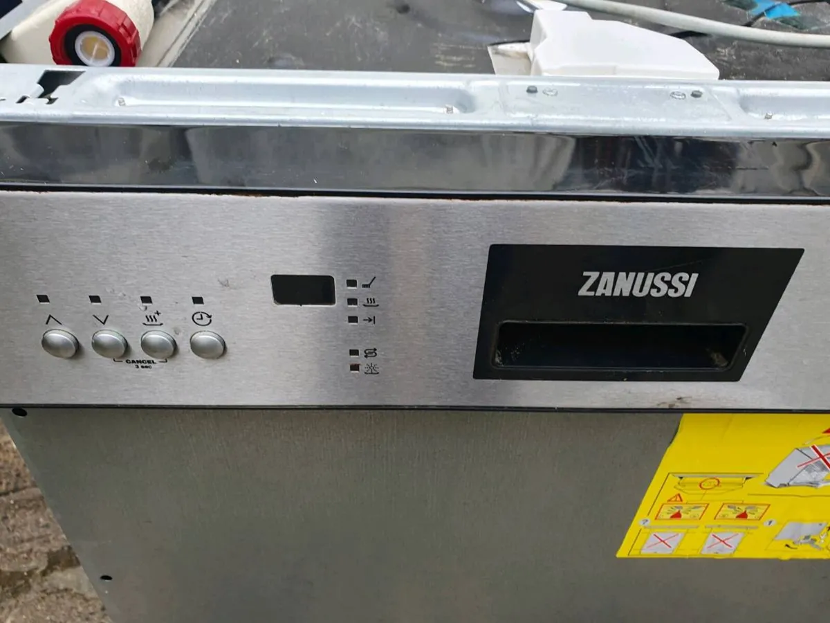 Zanussi intergrated dishwasher - Image 3