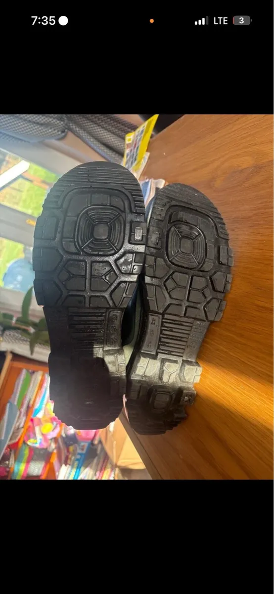 Dunlop field pro wellington size 10 - Image 2