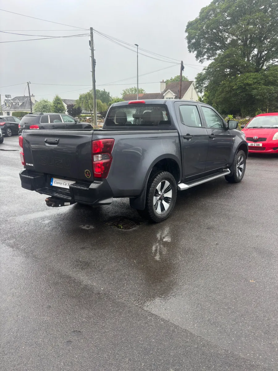 2023 Isuzu D-Max Utility DCB - Image 3