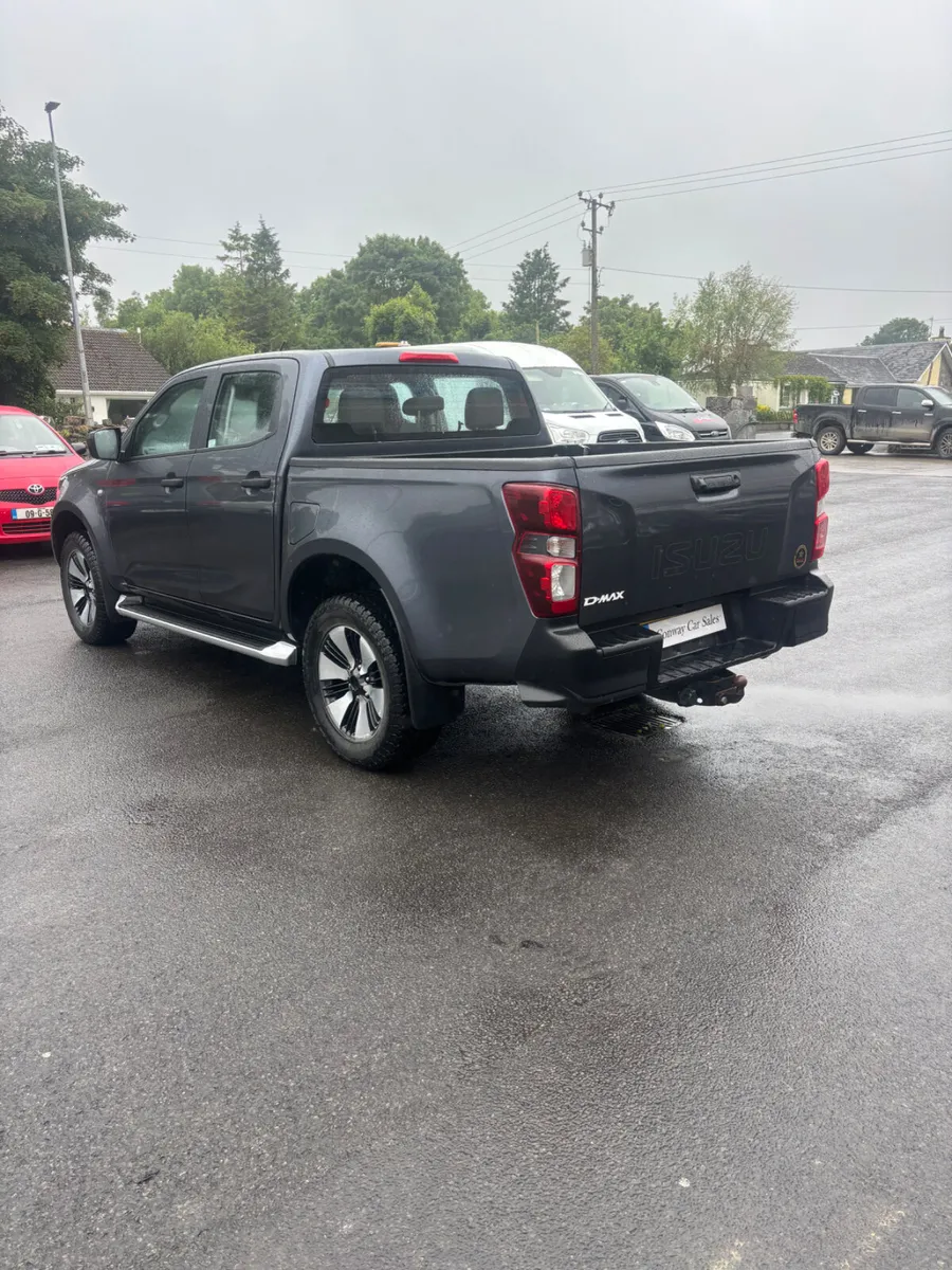 2023 Isuzu D-Max Utility DCB - Image 4