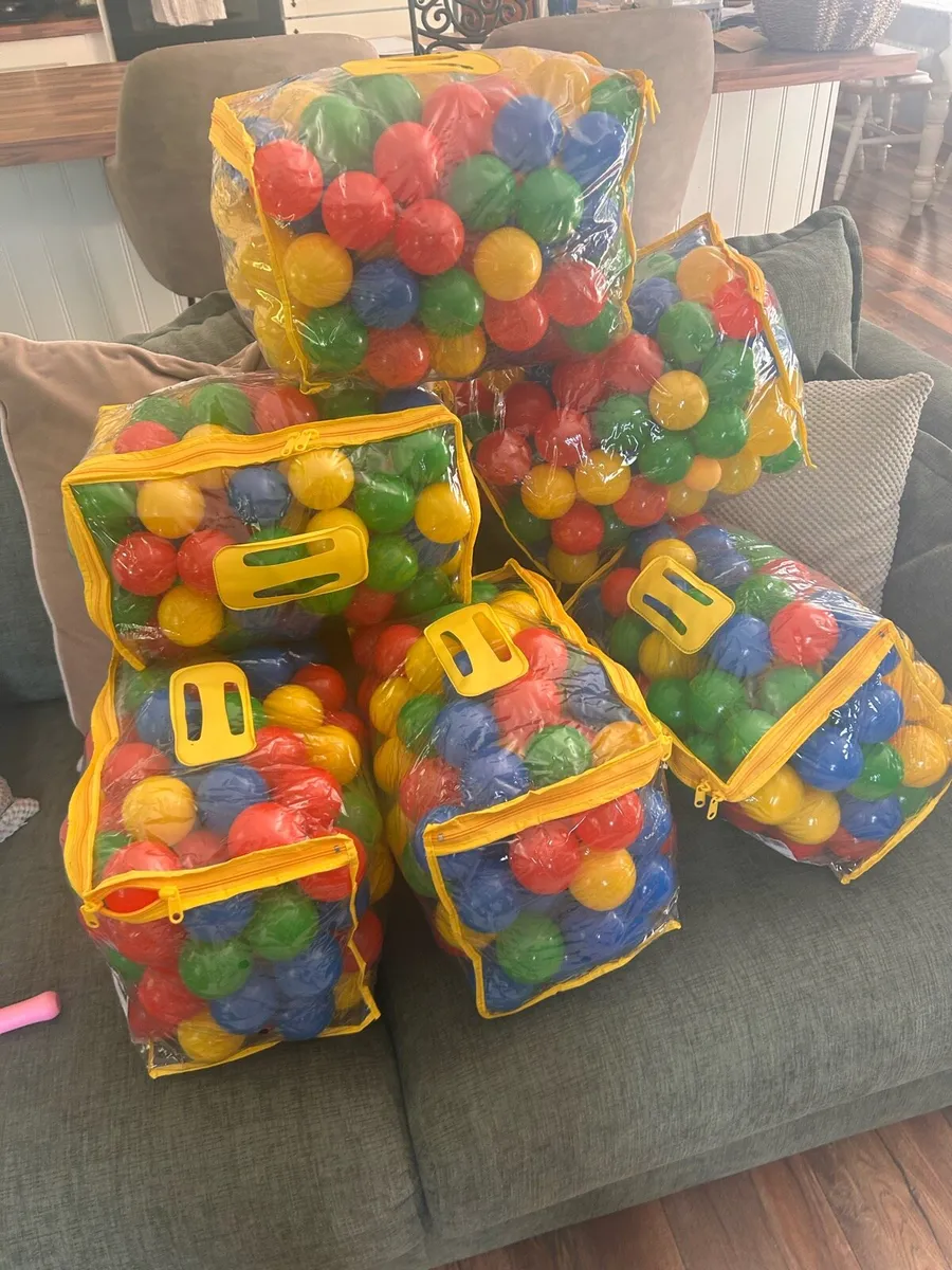 Large soft ball pond - Image 4