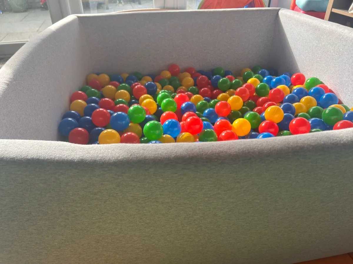 Large soft ball pond - Image 2