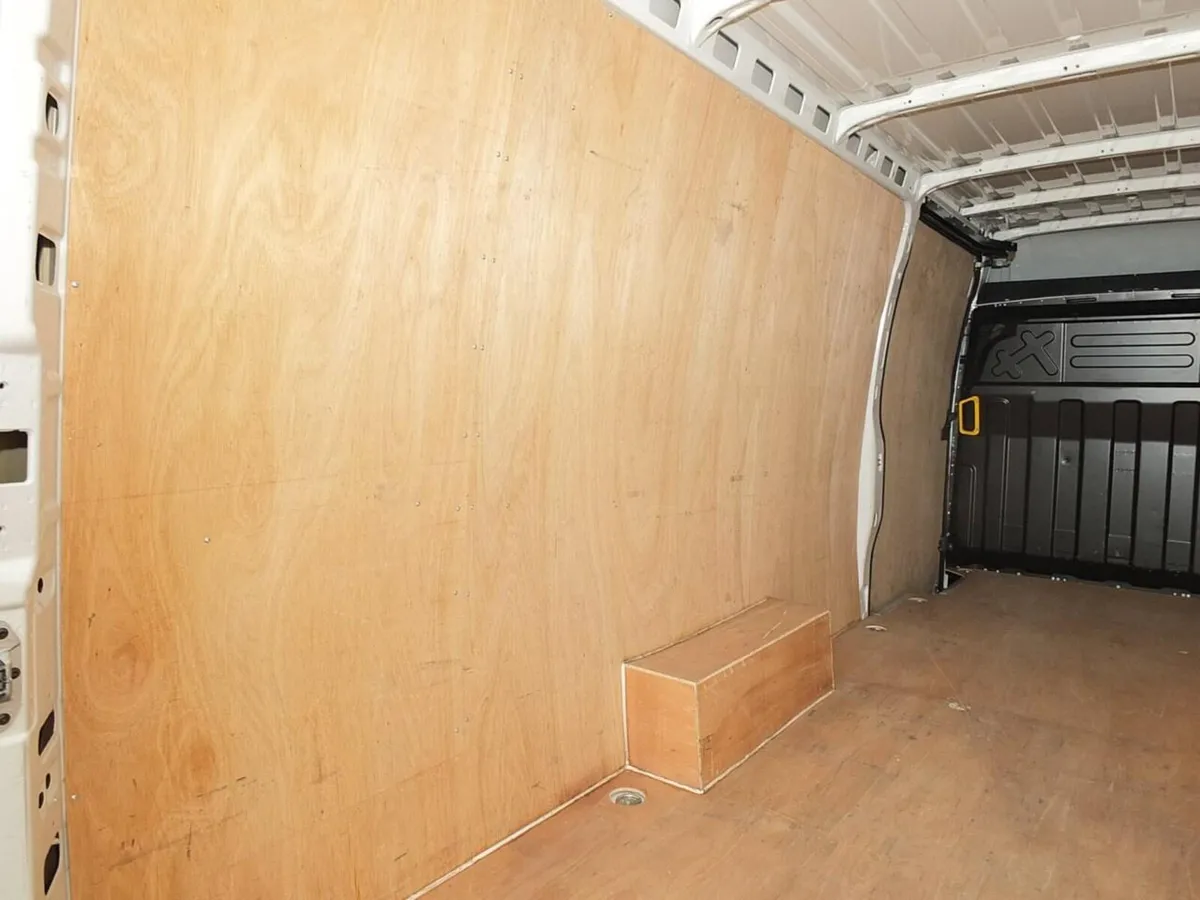 2024 Iveco Daily High Roof Panel Van - Image 4