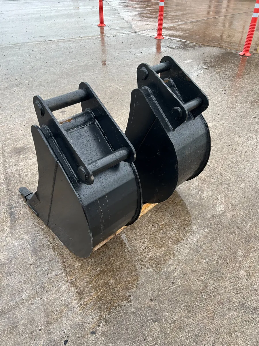 New TT 12' Buckets C/W Teeth - Image 4