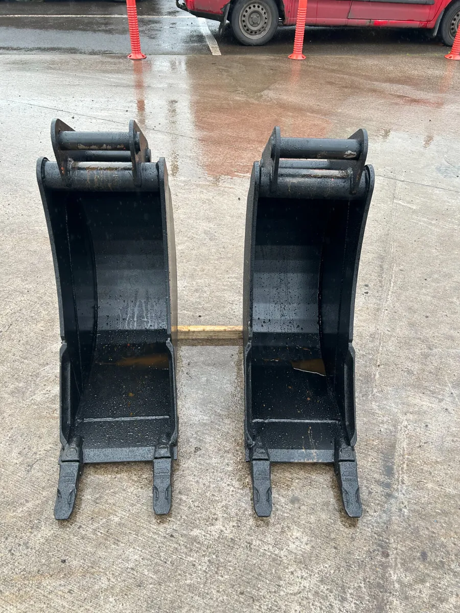 New TT 12' Buckets C/W Teeth - Image 2