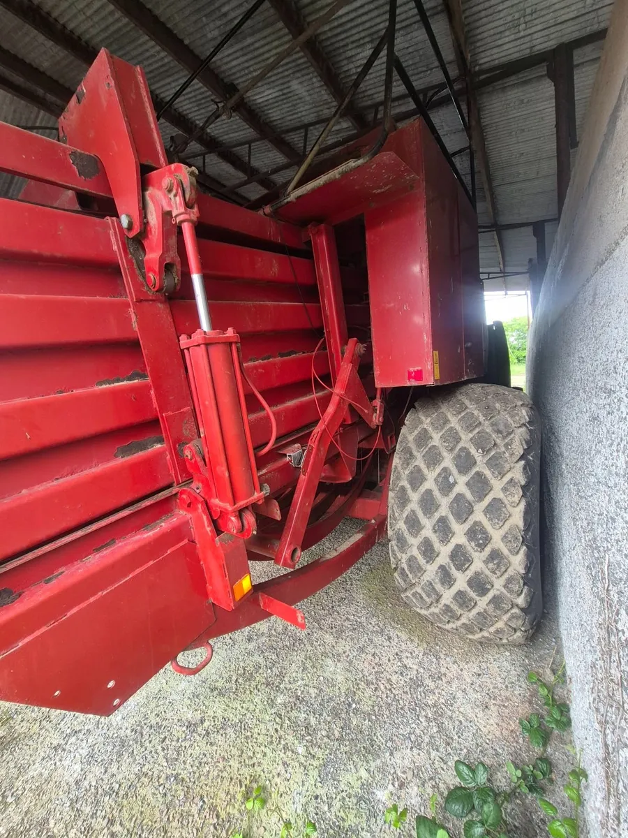 BB980 New Holland Baler - Image 3