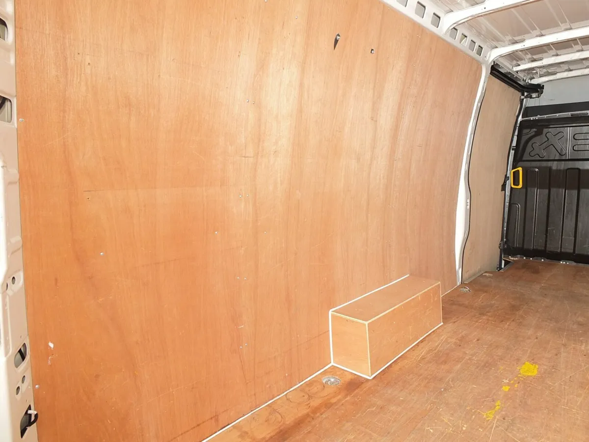 2024 Iveco Daily High Roof Panel Van - Image 4