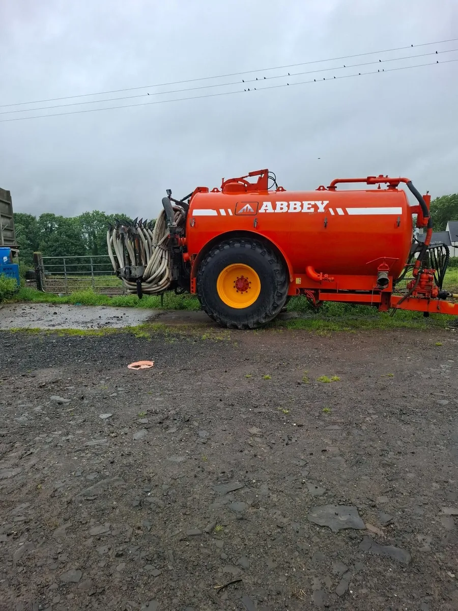 2500 gallon abbey tanker - Image 1