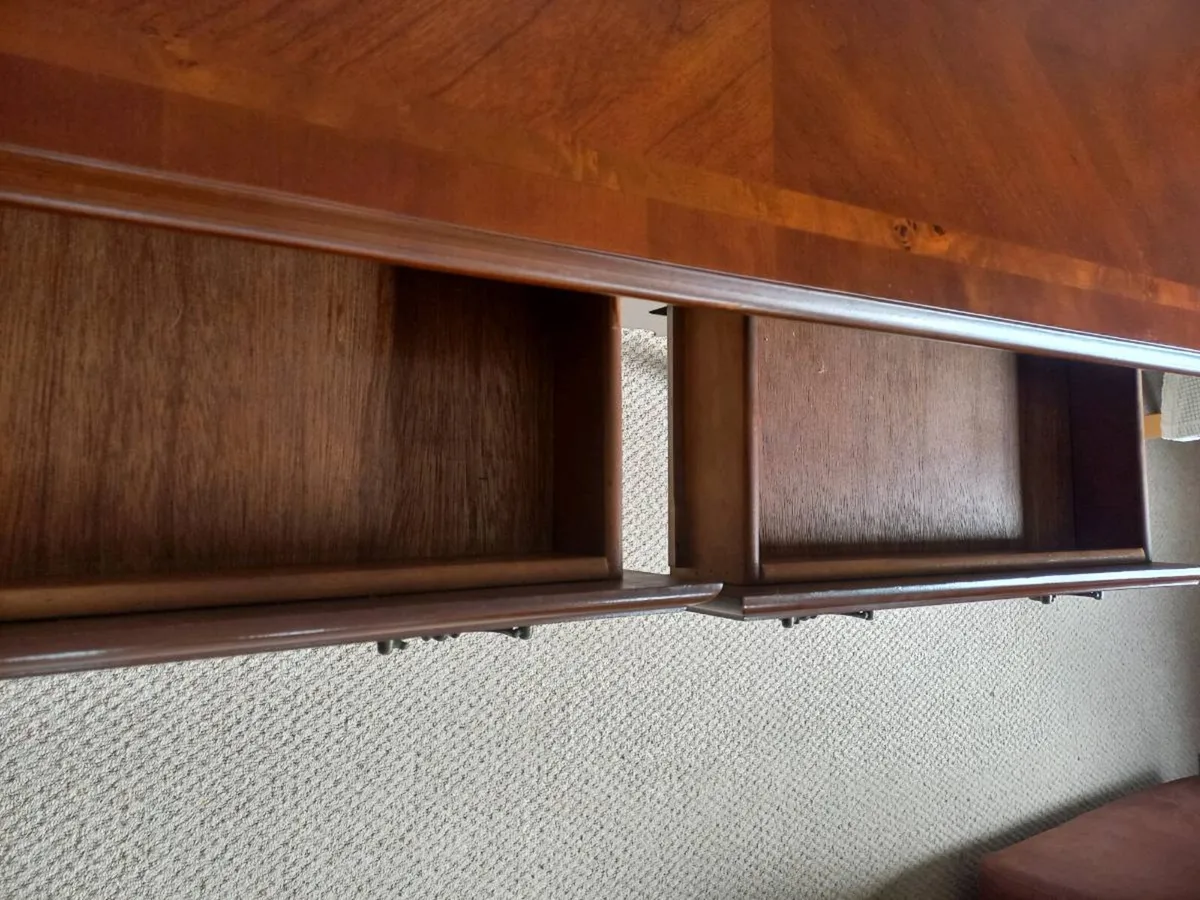 Console table - Image 3