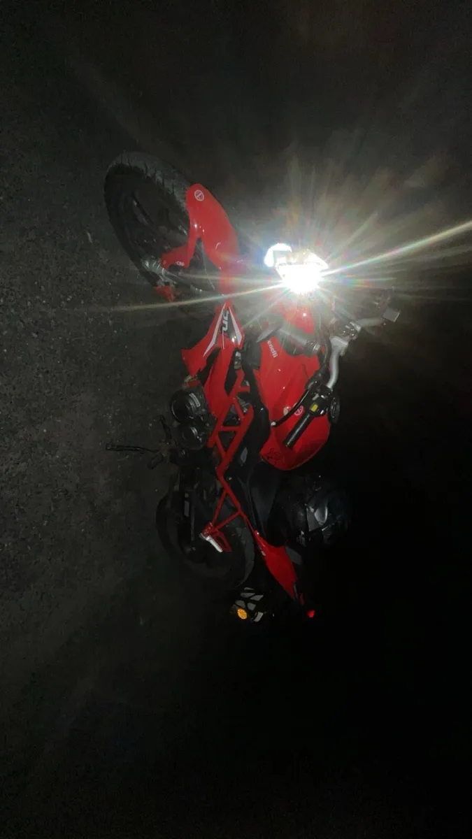 Benelli BN 125 - Image 1