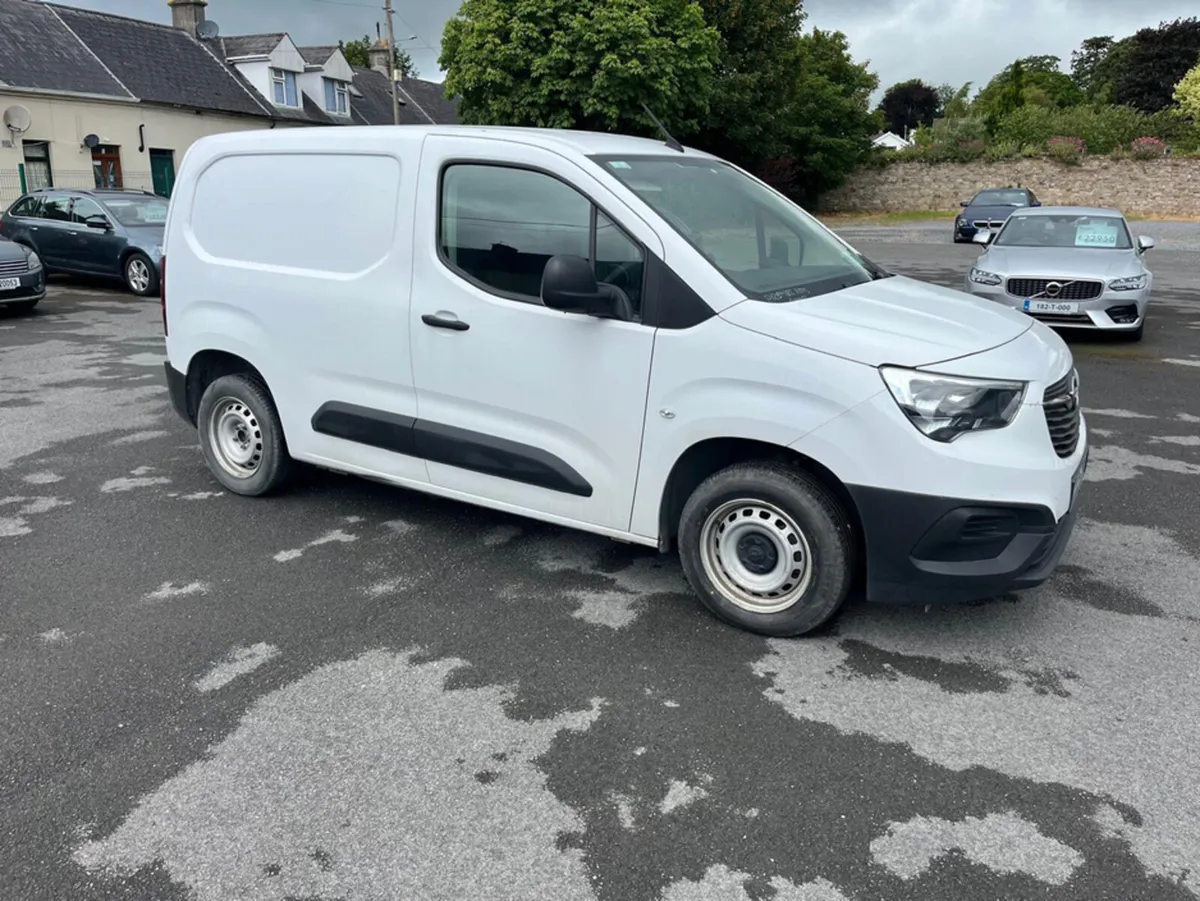 Opel Combo KOMF L1H1-1.5 100PS D 3DR KOMFORT TRIM - Image 1
