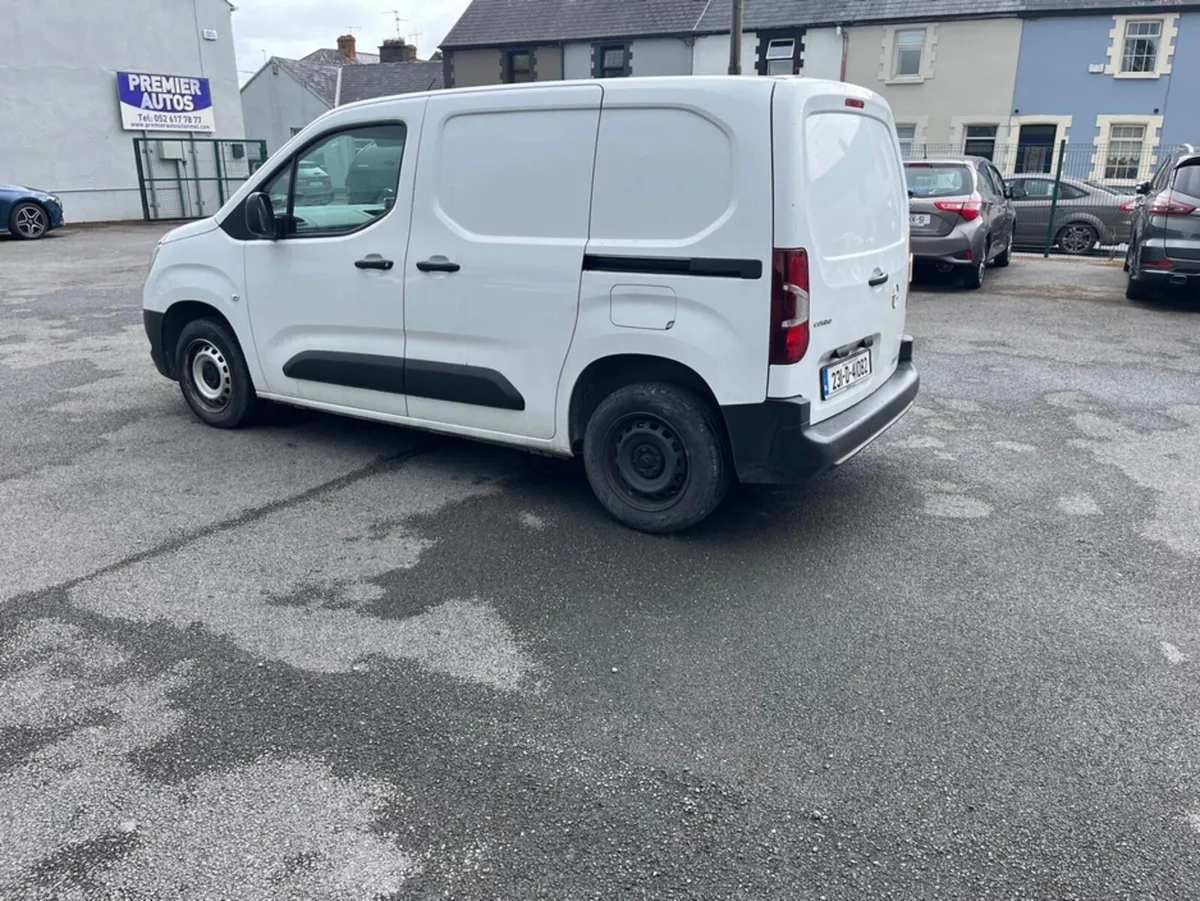 Opel Combo KOMF L1H1-1.5 100PS D 3DR KOMFORT TRIM - Image 4