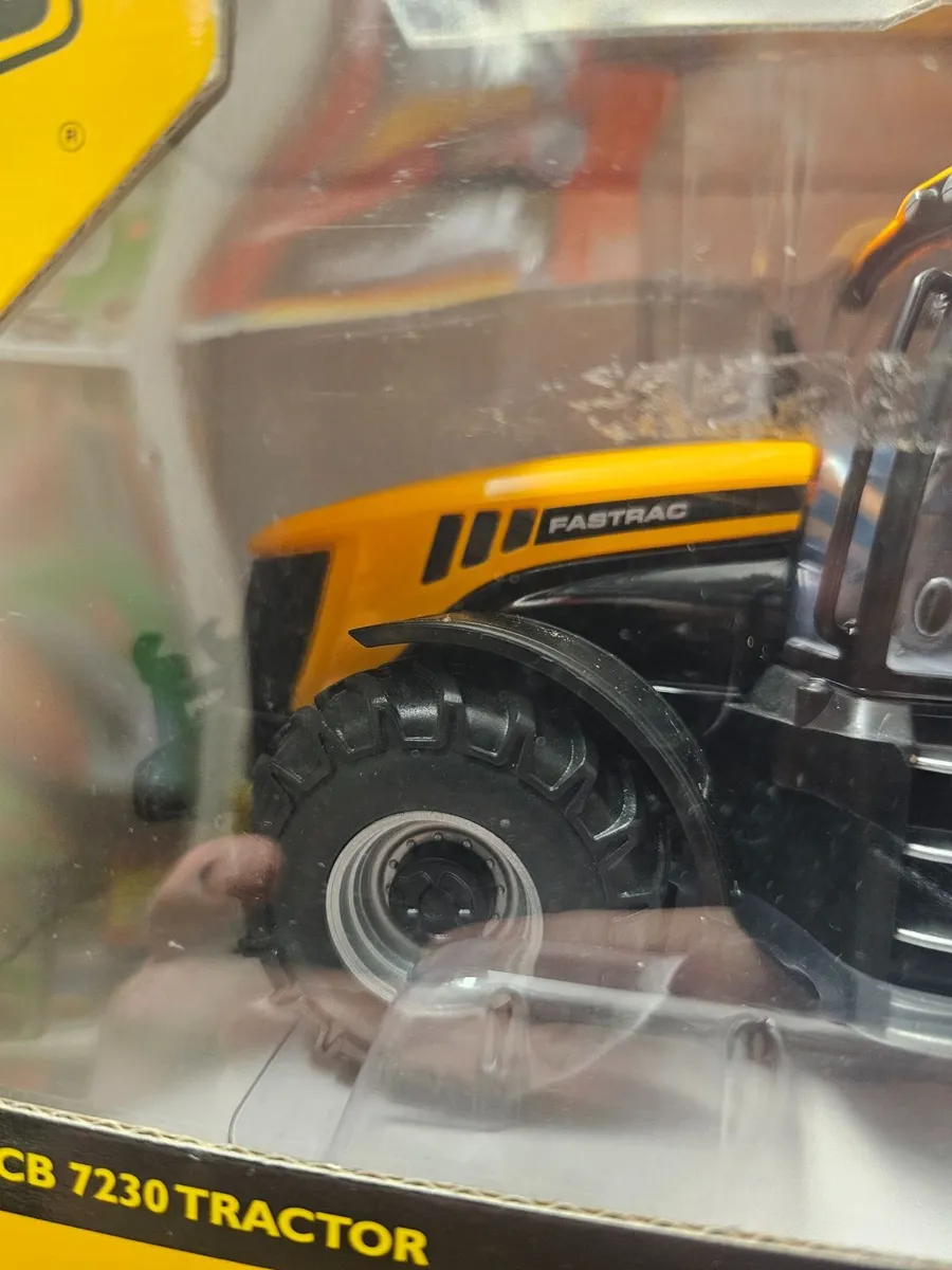 Britain's JCB Fastrac - Image 3
