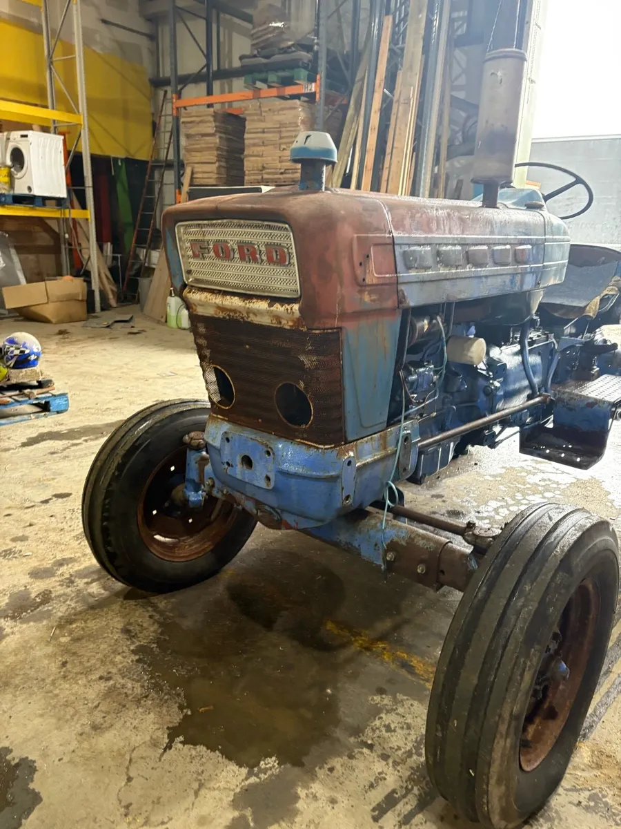 Ford 5000 tractor 1966 - Image 3