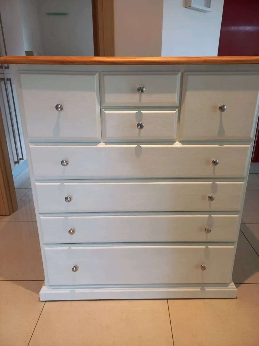 Chest of drawers - Image 1