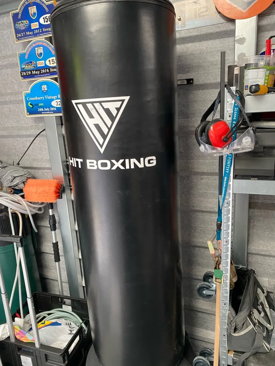 Stand up punch bag and Sparring equipment and st - Image 1