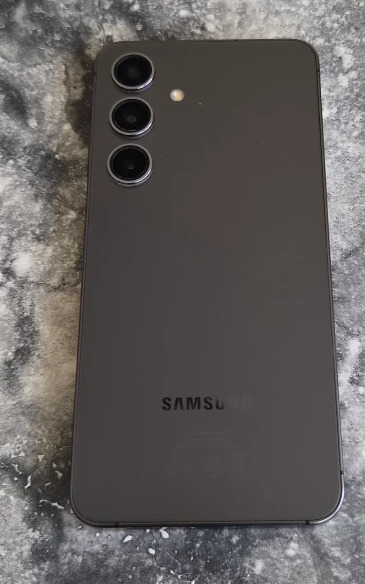 Samsung S24 - Image 2
