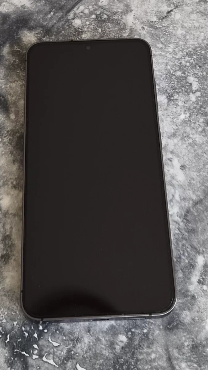 Samsung S24 - Image 1