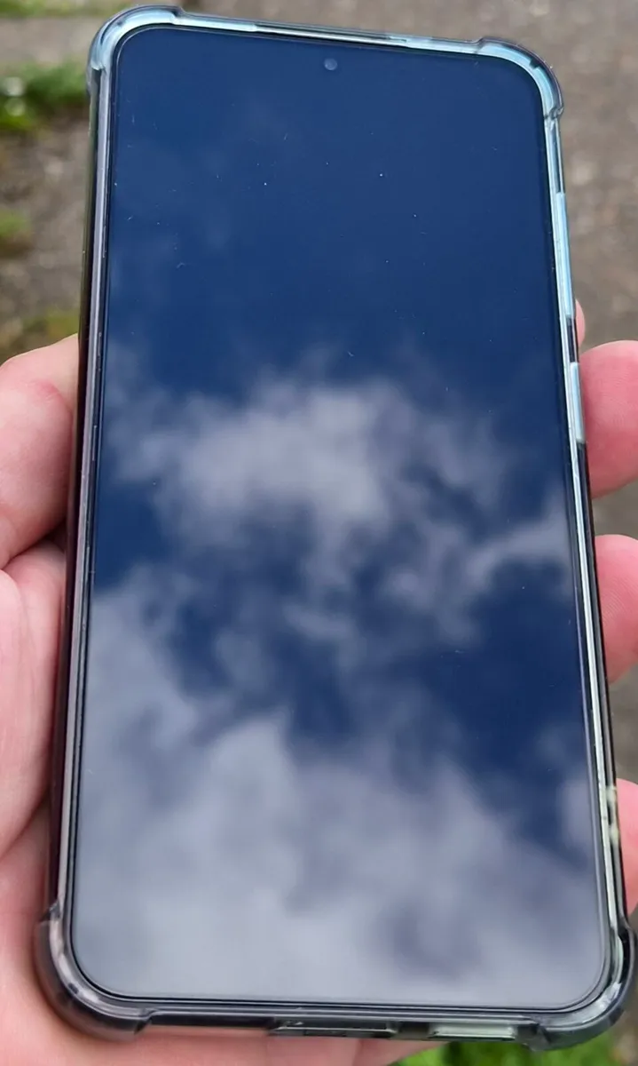 Samsung S24 - Image 3