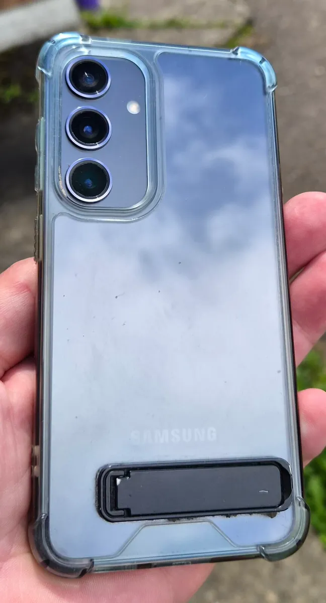 Samsung S24 - Image 4