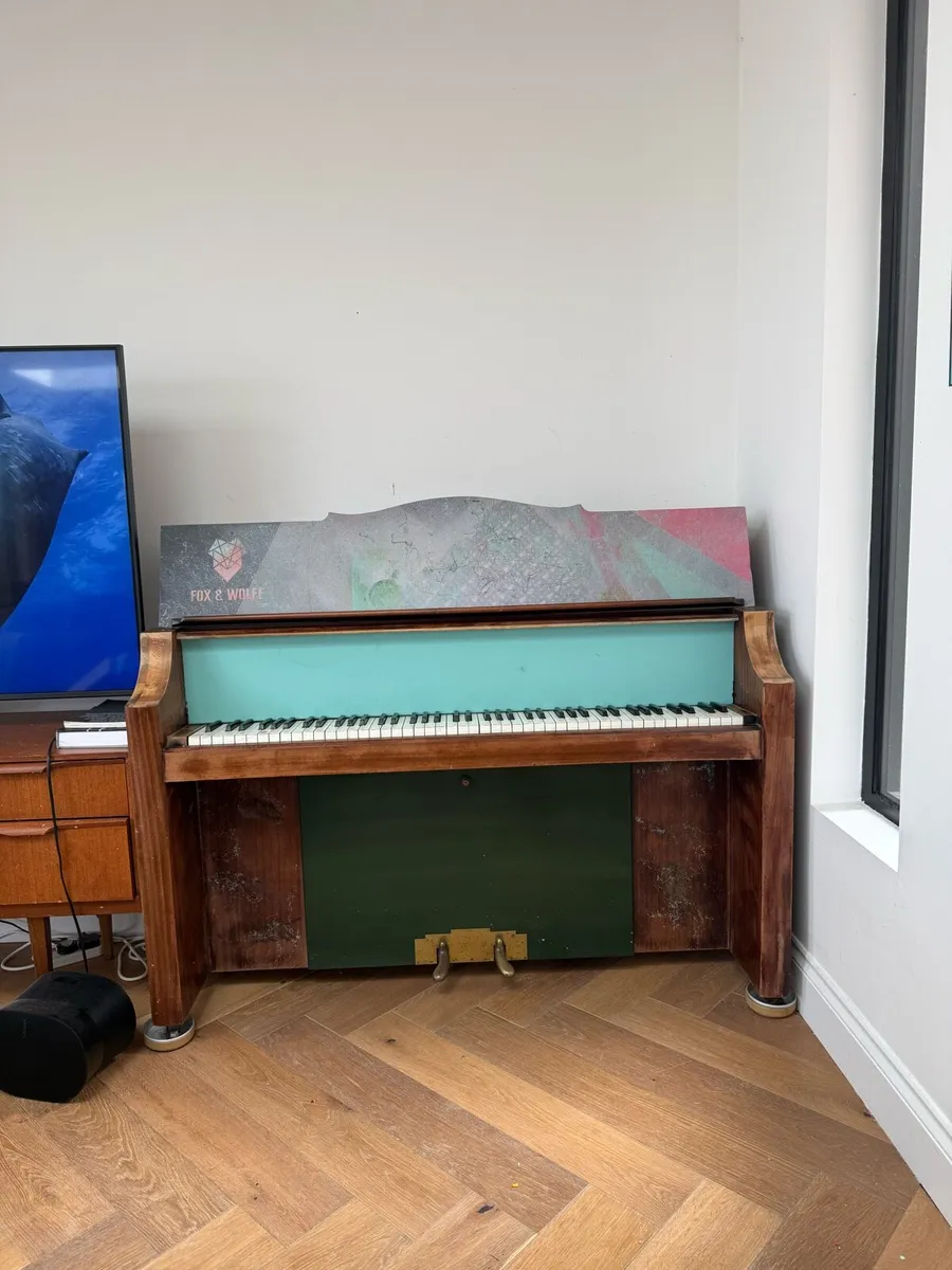 Fox & Wolfe Piano - barely used since purchased! - Image 4