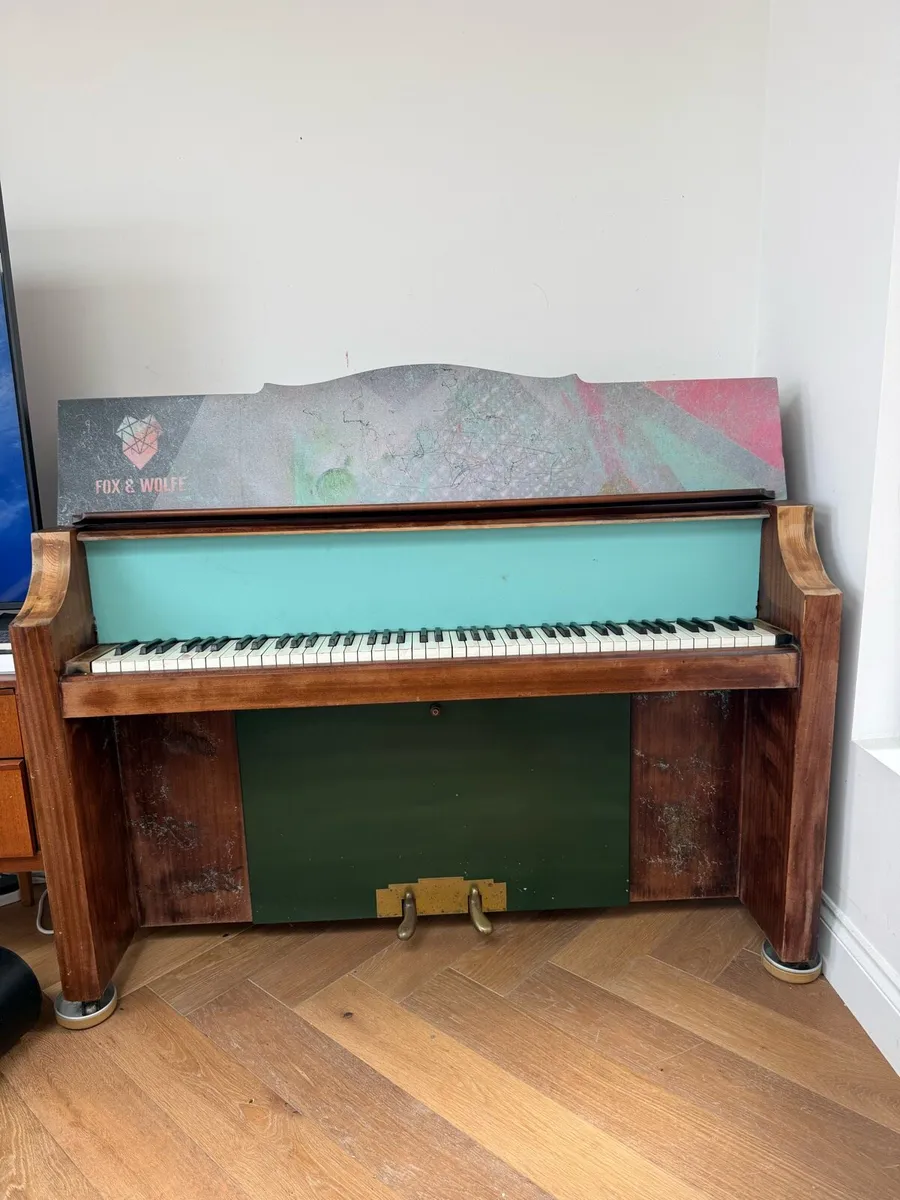 Fox & Wolfe Piano - barely used since purchased! - Image 3