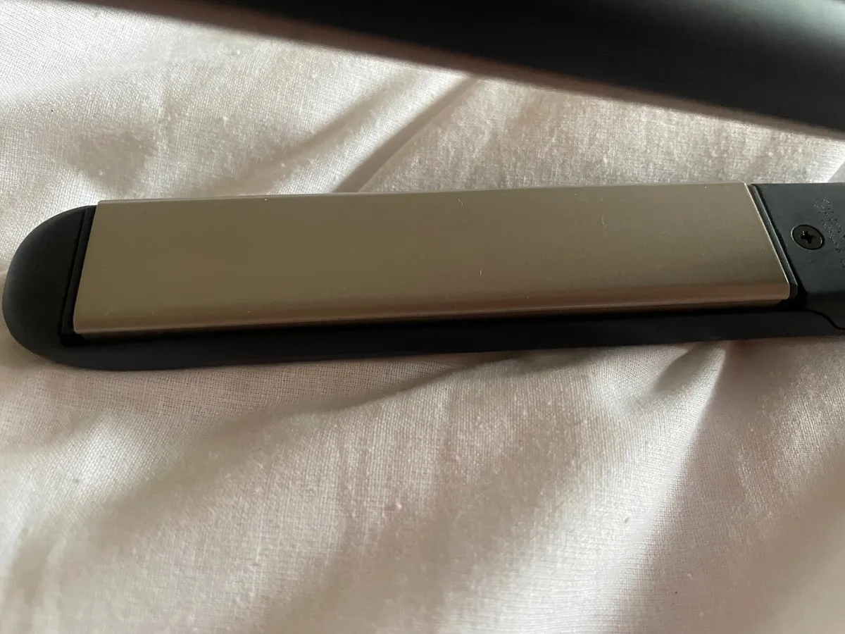 New Remington Hair Straightener - Image 3